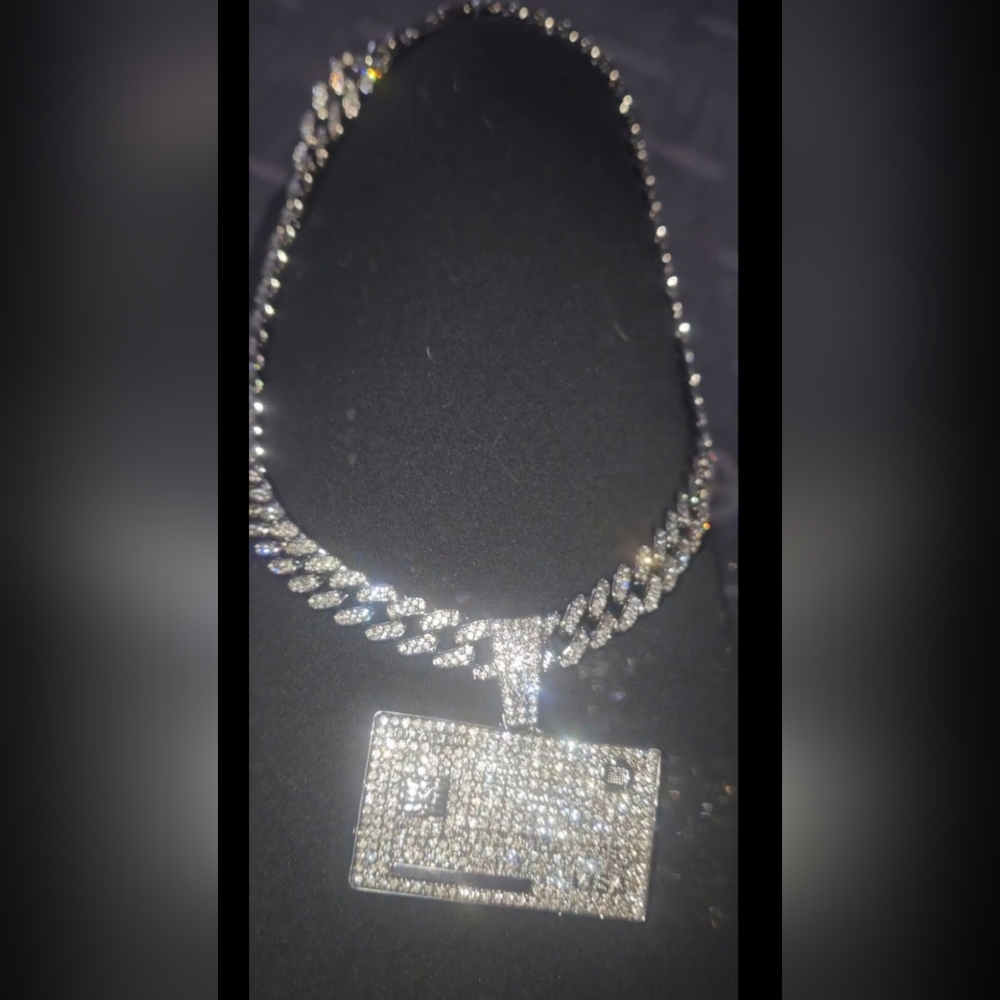 Men's Silver Tone Credit Card Pendant Necklace 20" Chain  New No Tags